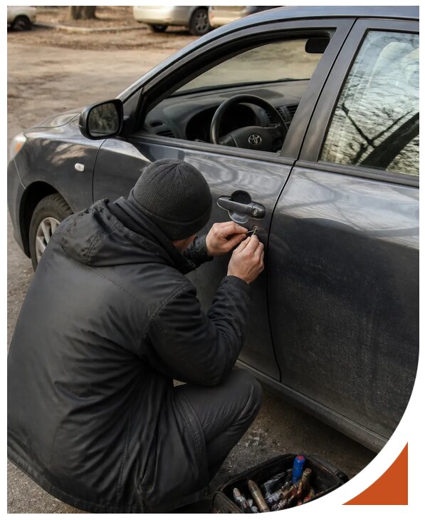 Профессиональное вскрытие автомобиля Тойота без повреждений в Кузнецке